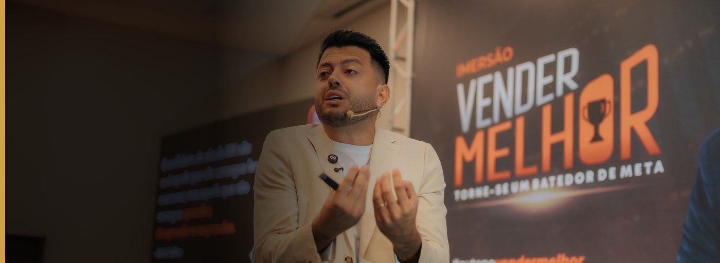Anderson Gomes apresentando o método Vender Melhor